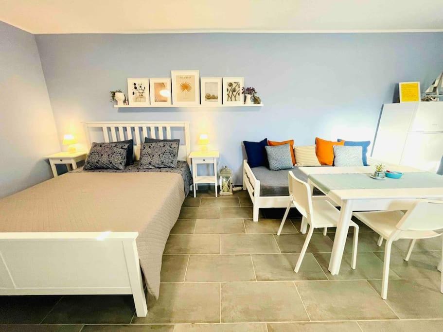 Cozy, Newly Renovated Apartment In Gavrio. Kültér fotó